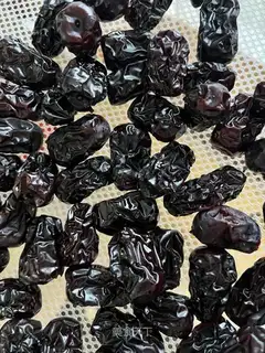 Blood-stained red dates