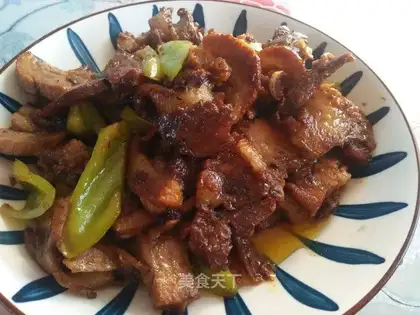 Pyramid fried pork