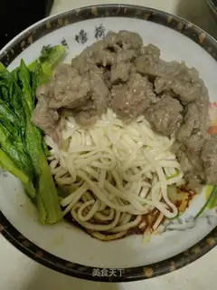 Flour noodles