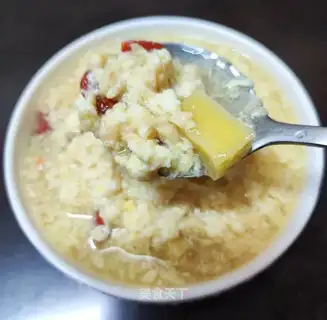 Yellow rice cake, egg-boiled wine