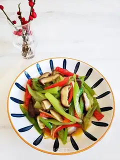Celery fried mushrooms