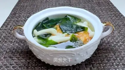Clothes and fungus egg soup