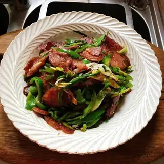 Pepper fried sausage