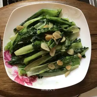 Garlic fried wheat