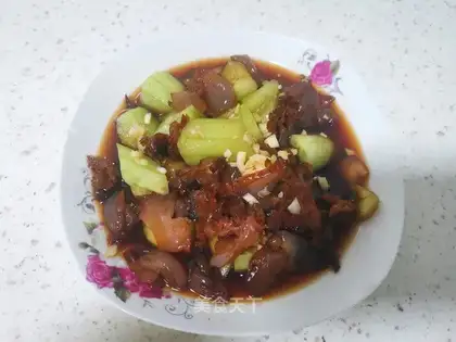 A cucumber splattered head