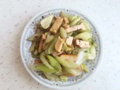 Celery fried dry