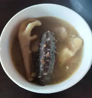 Sea cucumber gel claw soup