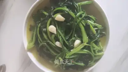 Scrambled spinach