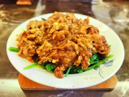 Egg sauce spinach