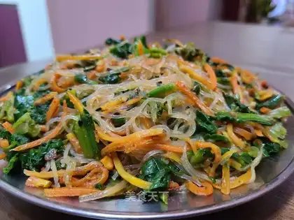 A red radish spinach fan