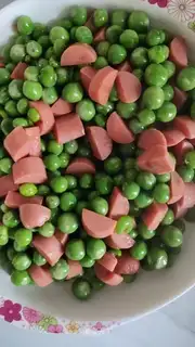 Soybeans and ham sausages