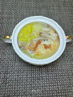 Soup of cabbage sea mushrooms