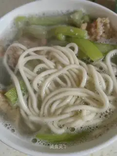 Flour noodles