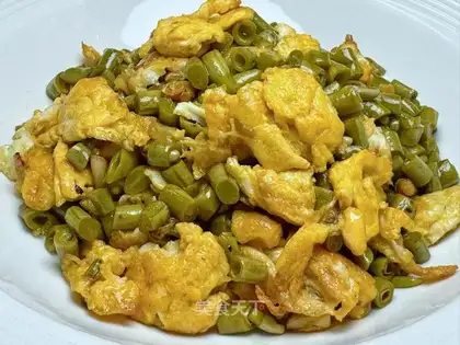 Sour-beans fried eggs