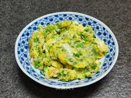 Fried garlic eggs