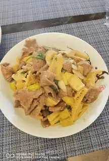Pepper and roast beef