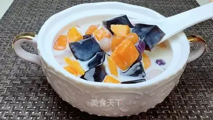 Mango tart and black powder