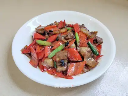 Paprika with five flowers