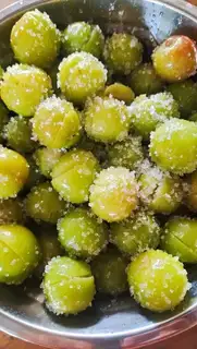 Sugar plums