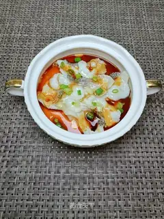 Fish poaching eggs