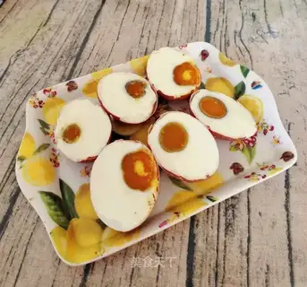 Self-cooked eggs