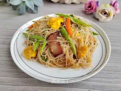 Four seasoned bean eggs, fried rice noodles