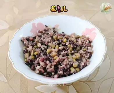 Green bean three-coloured rice