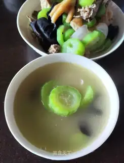 Black melon chicken bone soup