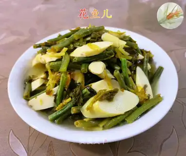 Pickles with beans and whips