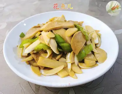 The green peppers are white, the round-shell chickens