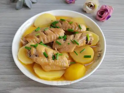 Potato steamed chicken wings