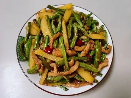 Dry French fries, beans