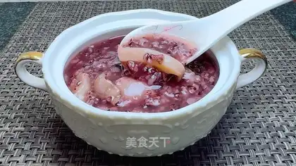 Black rice stewed fish glue