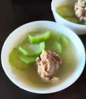 Smelt duck bone soup