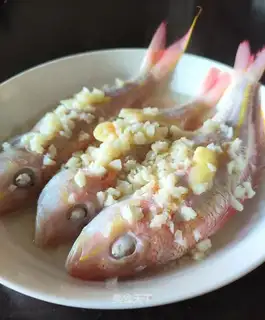 Garlic steamed red fish
