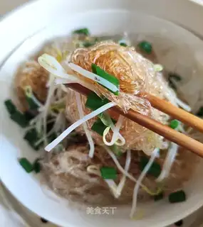 A red bean sprout taro fan