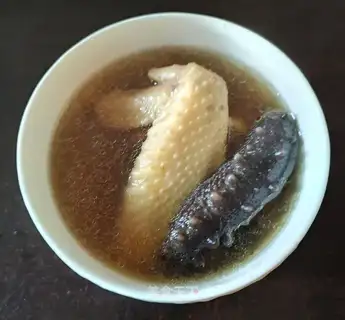 Chicken-bone pig-bone stew, sea cucumber