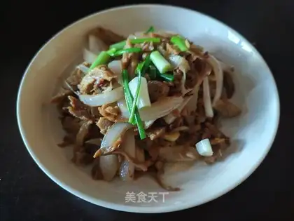 Onion fried meat