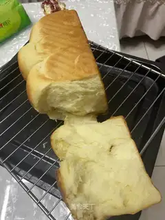 Toast bread