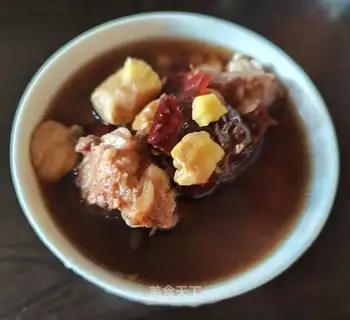 Chestnut ribs soup