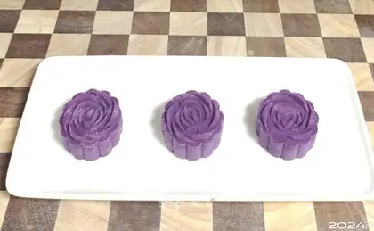 The mashed potato moon cake