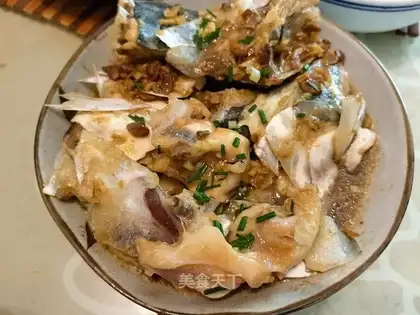 Fascinating fish head