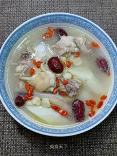 A potion chicken soup