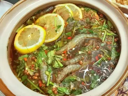 Lemon pickled prawn