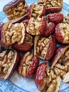 Red dates and walnuts