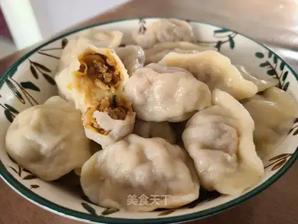 Sour pork dumplings