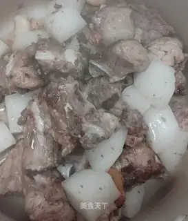 Clean up the radish ribs