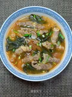 Tomato skirts with veal and veal soup