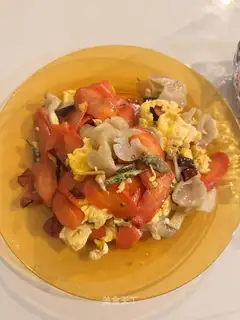 Carrot, white wood, fried eggs