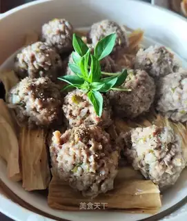 Steak bamboo and veal balls